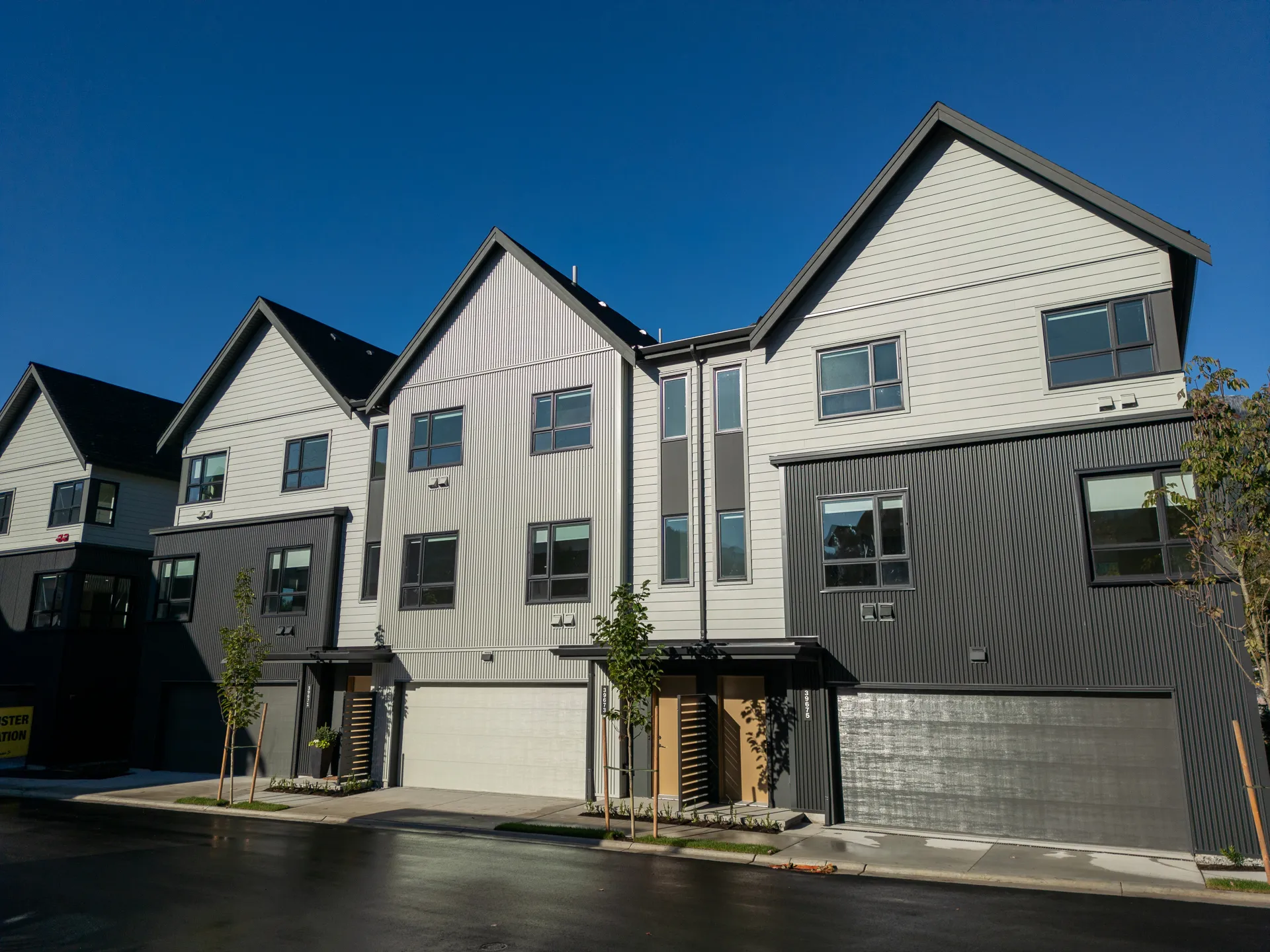 CThe Row - Exterior Gallery